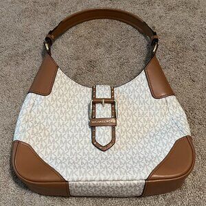 Michel Kors Vanilla Signature Shoulder Bag